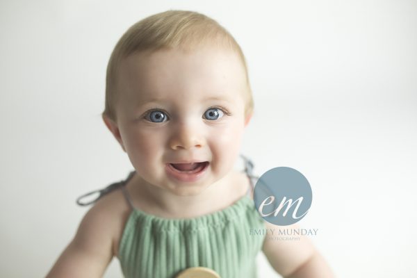 Logan – a simple little sitter session in Plymouth